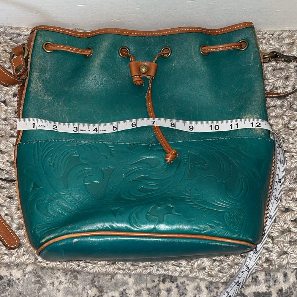 Patricia Nash Brindisi Bucket bag drawstring leather crossbody in jade - Picture 8 of 15